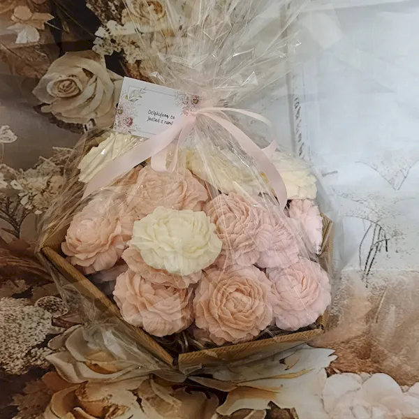 Mydlany kwiat piwonii duży mydlo glicerynowe na prezent podziękowania koniec roku