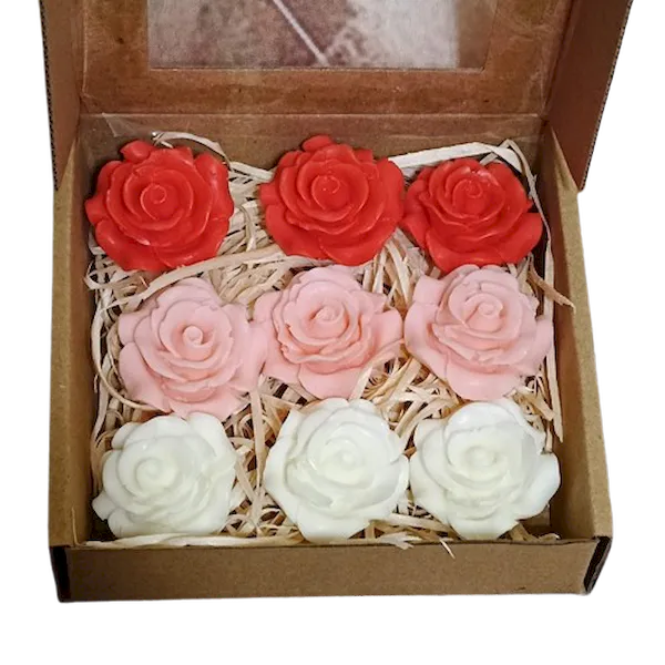 Mini mydełka różyczki w pudełku na prezent